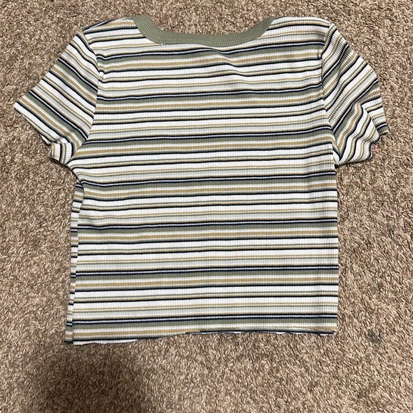 Cropped Ribbed Shirt - Picture 2 of 3